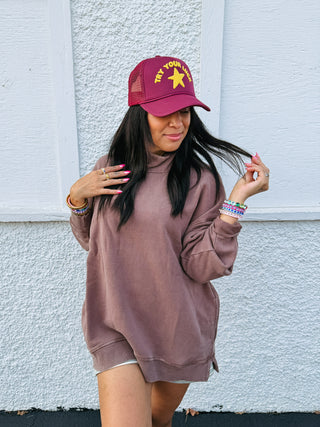 most wanted mock neck - brown