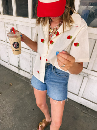airy strawberry button top