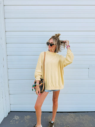 movement mock neck - yellow