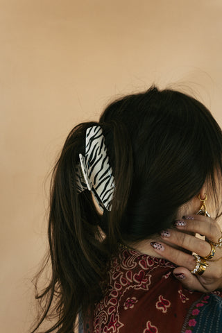 ETTA OG | zebra hair clip