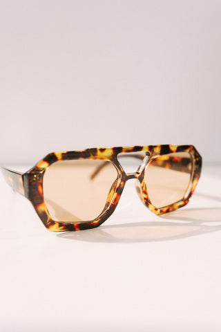 kendra light tortoise sunglasses