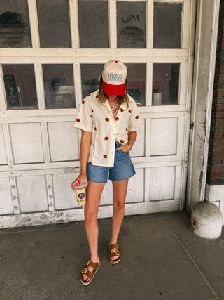 airy strawberry button top