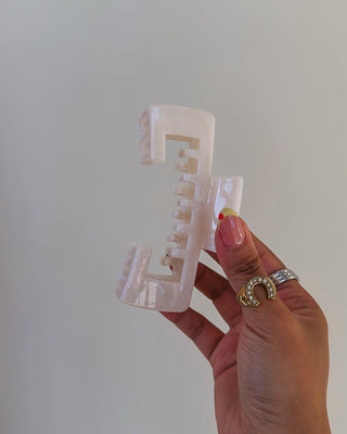 ETTA OG | trucker hat hair clip - cream