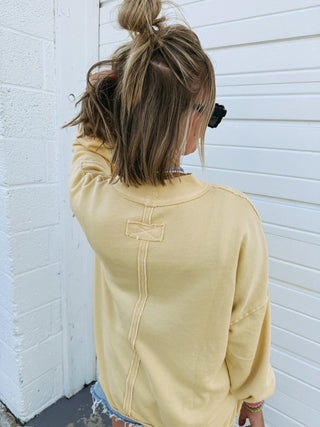 movement mock neck - yellow