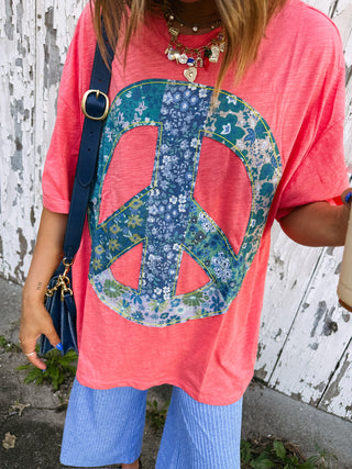 peace of mind graphic tee - coral