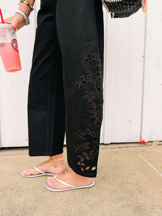 azalea eyelet barrel jeans - black