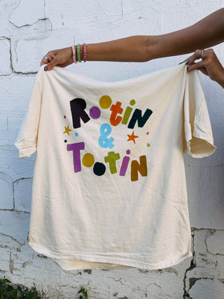 ETTA OG | rootin' and tootin' graphic tee - ivory / multicolor